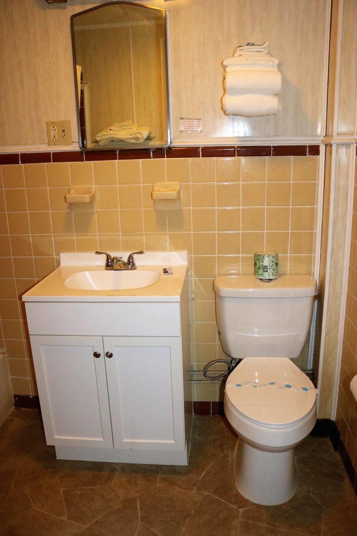Rodeway Inn Harlan Exteriör bild