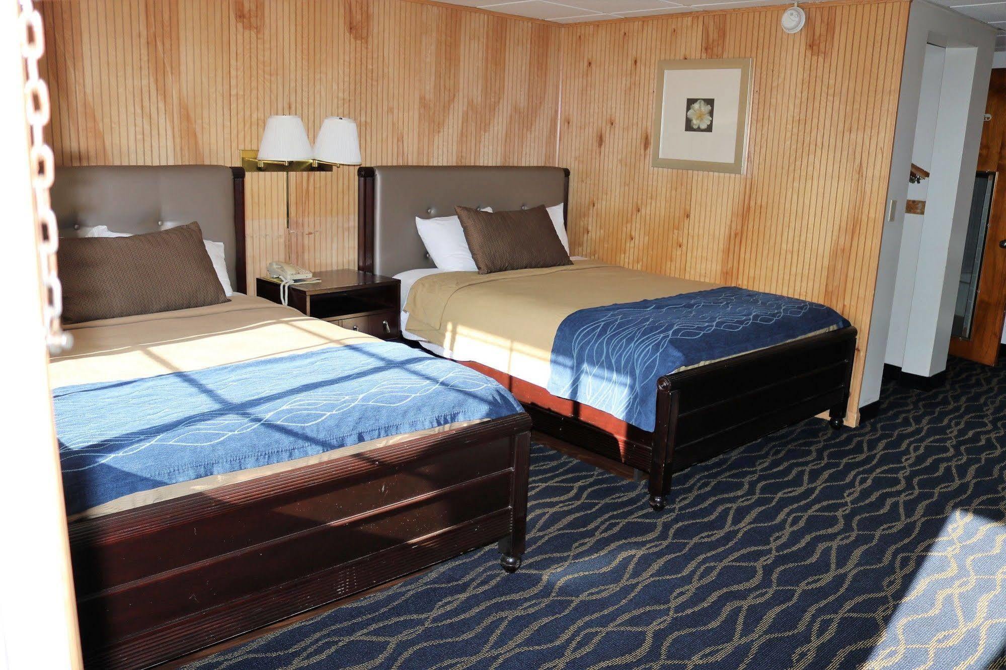 Rodeway Inn Harlan Exteriör bild