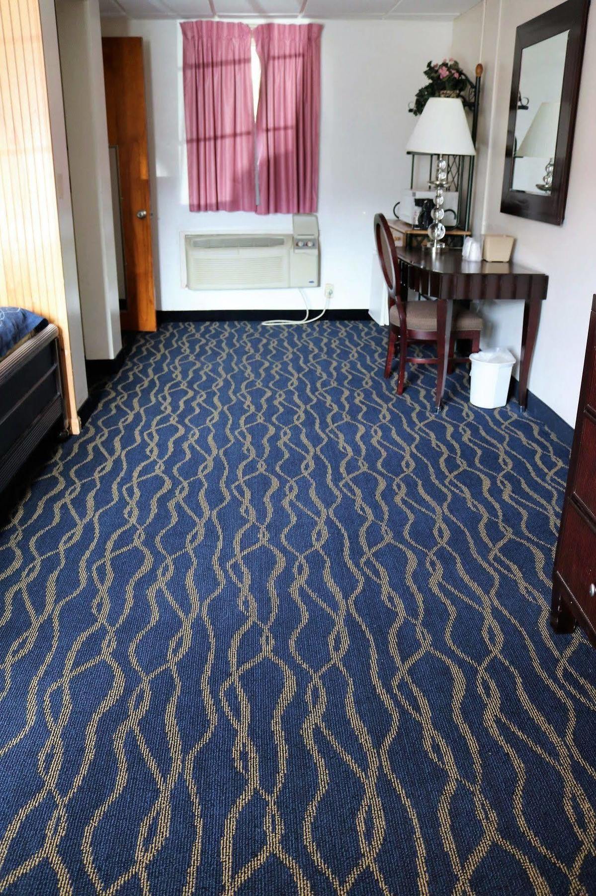 Rodeway Inn Harlan Exteriör bild